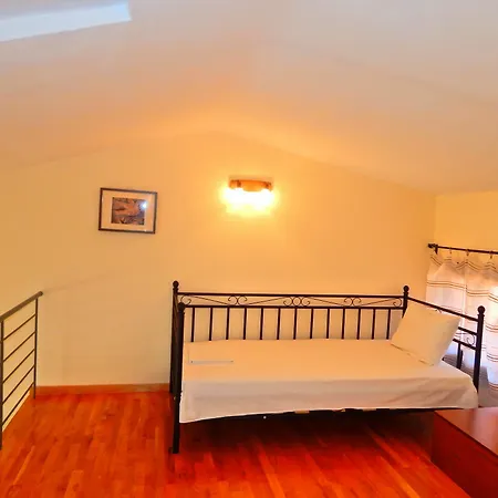 Kripis Apartment *